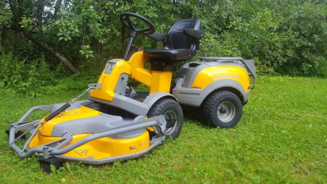 Stiga Park Pro 25 4WD Profimäher Allradantrieb 125cm Arbeitsbreite, 2015 B.j. - Handwerk Hausbau Garten - FÖDERLACH II