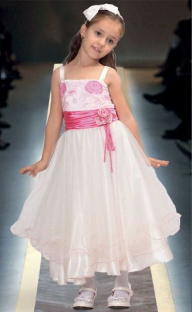 Wunderschönes Mädchen Kleid - Baby und Kind - Neuss