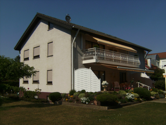 Rödermark Nähe Frankfurt/Main Möbliertes Zimmer mit Bad/WC ab 1.5.2012 zu vermie - Vermietungen - Rödermark