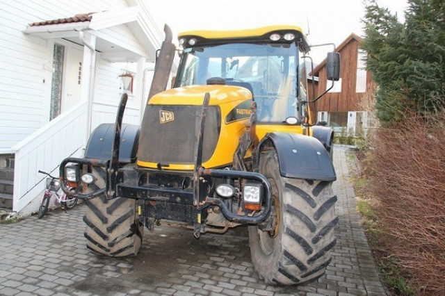 JCB Fastrac 3170 PLUS Traktor mit FL Bj.2006 Preis:12 .000EUR - Nutzfahrzeuge - Chemnitz