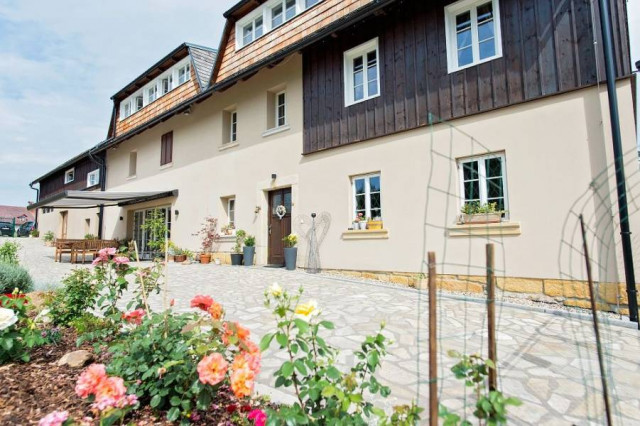 Verkauf Familienfarm inkl. Pension in Luzicke hory - Immobilien - Zibridice (CZ)