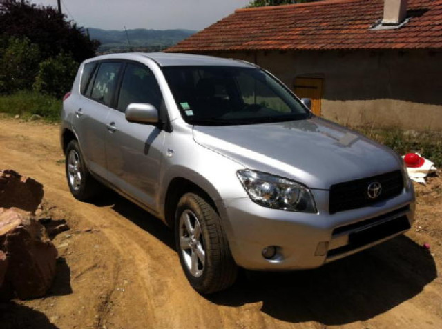 Toyota Rav4 2.2 136cv D-4-d  - Buero Geschaeft - svfdvbfdsbfghg