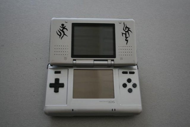    Super Nintendo DS mit 8 tollen Spielen   weitere 30 frei wählbar - Hobby Spiele - Friedenfels