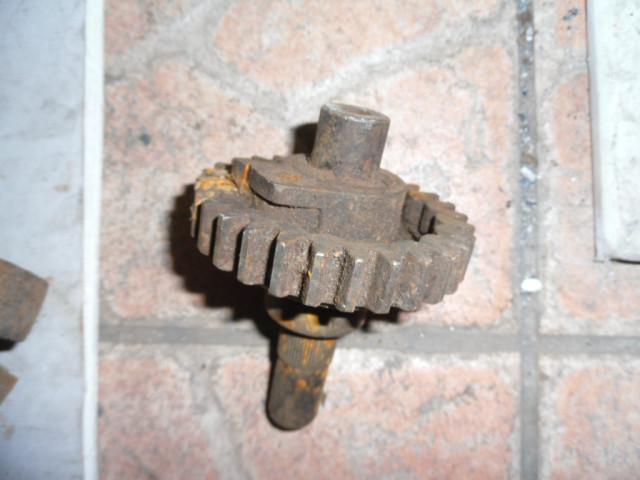 BMW R 75 Wehrmacht Original  Zwischenrad starter, Kegelradwelle zum Starterhebel - Motorraeder und Teile nach Marken - Szombathely (Ungarn)