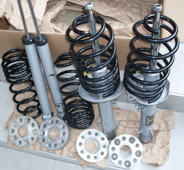 H R Fahrwerk Tiefer Audi A3/Skoda Octavia/VW Golf/Seat, Spurverbreitung - Auto Teile - Unna