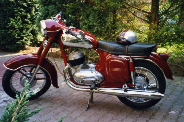 Jawa Ersatzteile u. Service für Modelle von 1936 bis 2000 - Motorraeder und Teile nach Marken - Scharbow