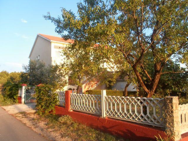 Preiswerte Ferienwohnungen in LJubac in Kroatien bis zu 4 Personen Zadar - Urlaub Reise - LJubac 