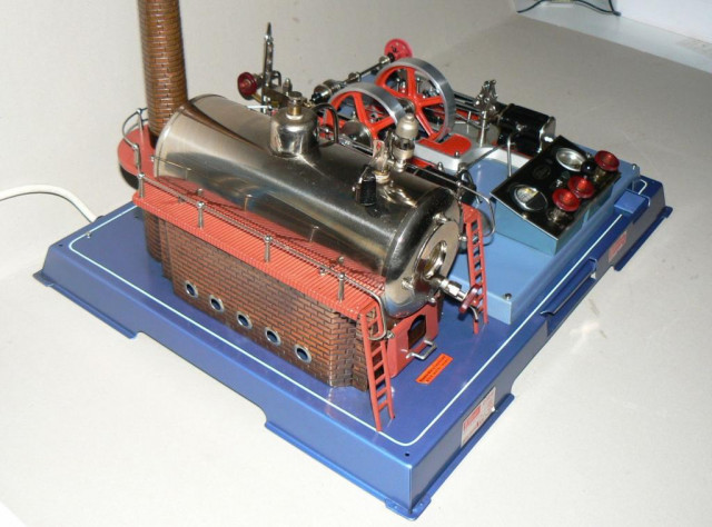 Wilesco Dampfmaschine D32 el,  2 Zylinder - Modellbau - Augsburg