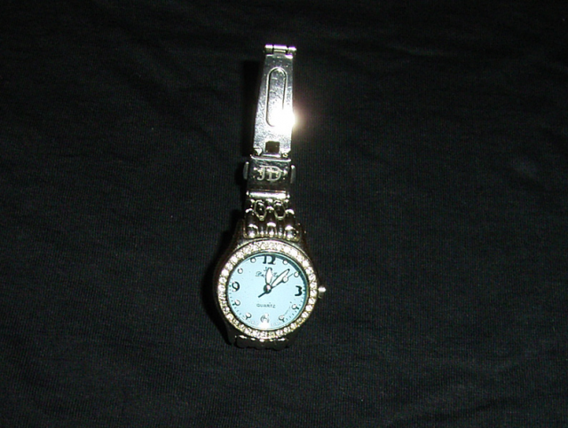 Damenarmbanduhr - JD - Quarzwerk - Kleidung Schmuck Accessoires - Regensburg