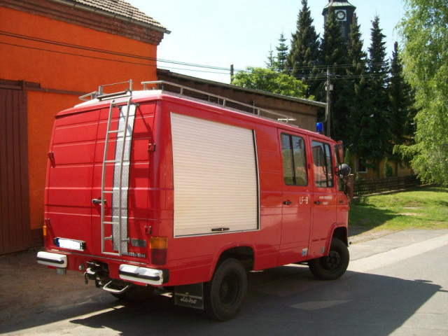 Feuerwehr Mercedes L409 mit H-Kennzeichen - Auto Specials - Roßwein
