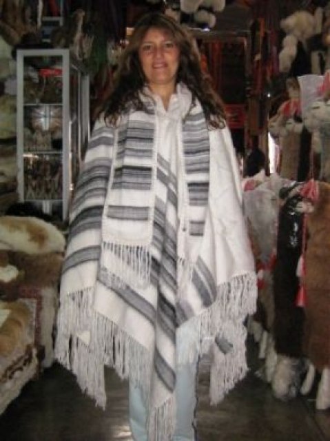 Damen Poncho mit Schal aus Alpakastoff - Kleidung Schmuck Accessoires -  