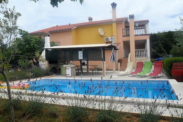 Haus bis zu 7 Personen mit Pool in Istrien bei Labin in Kroatien Strand 2 km - Urlaub Reise - Pula