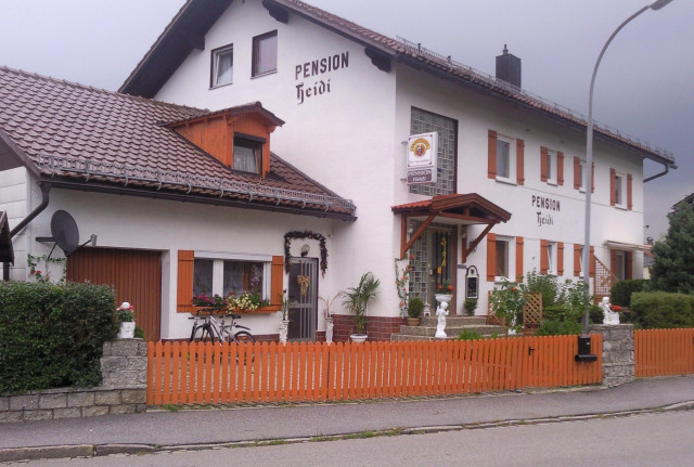     Neu renovierte Pension mit Nebenhaus in Zwiesel  Bayer. Wald     - Immobilien - Zwiesel