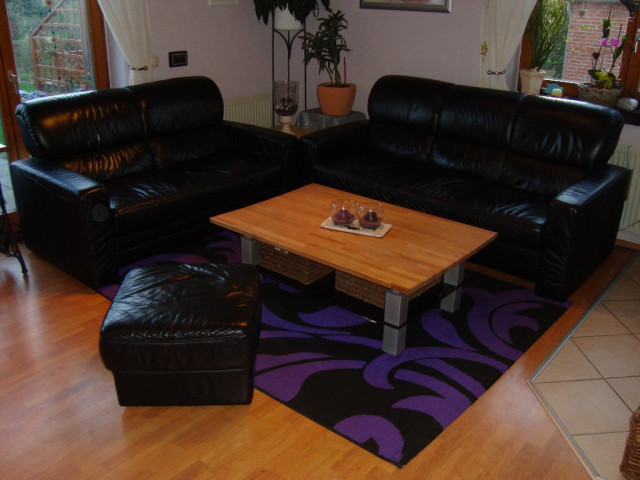 Ledersofa 2 und 3 Sitzer + Hocker - Moebel Haushalt - Zossen