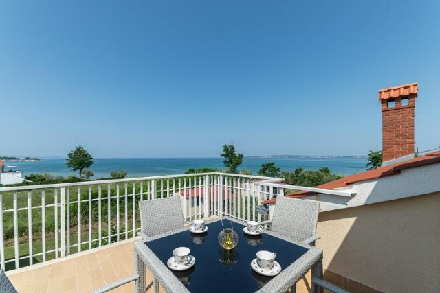 6-7 Personen Ferienwohnung direkt am Strand in Privlaka in Kroatien Zadar - Urlaub Reise - Privlaka