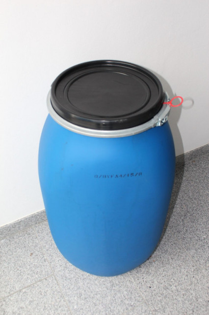 Bieten 120 Liter Kunststoffdeckelfässer - Buero Geschaeft - Zwettl