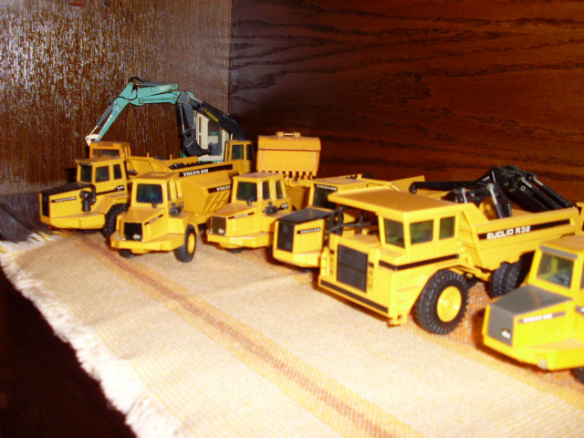 Verkaufe meine geliebte Baumaschinen Modelle  - Modellbau - Burbach