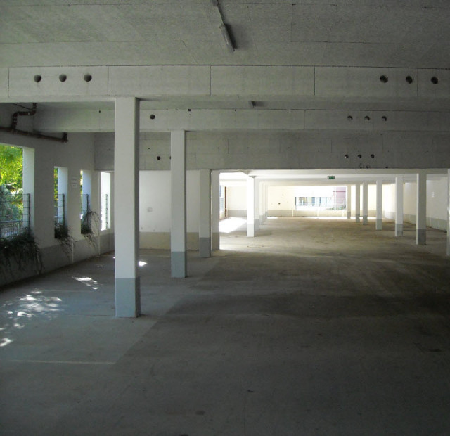 Wir bieten abgeschlossene Hallenstellplätze für Wohnmobile, Caravane, Boote  - Camping - Böblingen