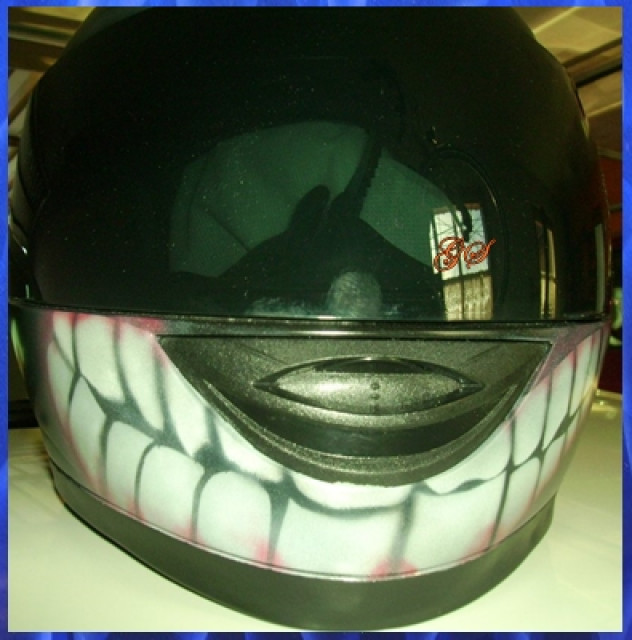 Airbrush Helm! Design -Grinsen mal anders! - Motorrad Sonstiges - Hennstedt