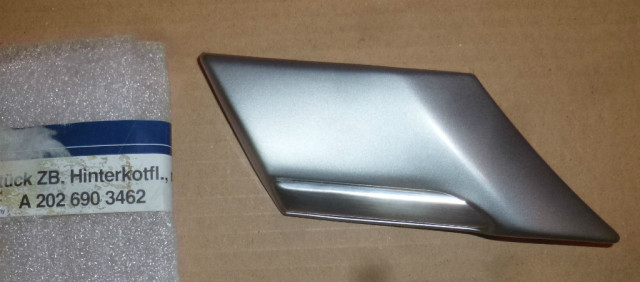 Zierleiste links hinten Mercedes-Benz C-Klasse W202 A 2026903462 7181  - Auto Teile - Einbeck