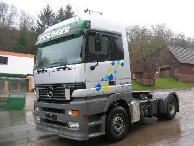 Sattelzugmaschine,  Daimler-Benz 1846 LS, Megaspace mit Kipphydraulik Fa.Scherf - Nutzfahrzeuge - Horb