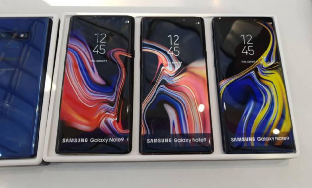 Samsung Galaxy Note 9 S9+ S9 €280 EUR Apple iPhone XS Xs Max iPhone X - Telekommunikation - Berlin