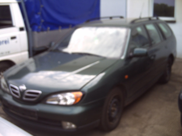 Schlachtfest  Motor, Getriebe, etc.  eines Nissan Primera - Auto Teile - Rottleberode