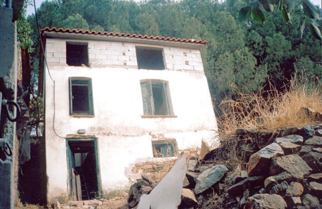 Sanierungsbeduerftiges Steinhaus auf Lesvos/Griechenland  - Immobilien - Troisdorf