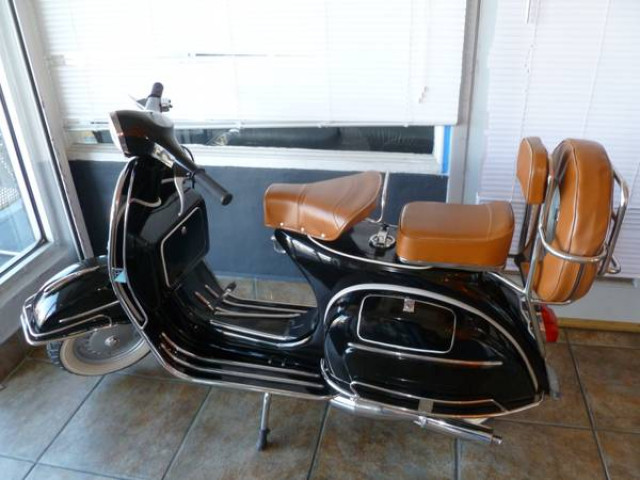 Italienische Vespa 150er  - Motorraeder und Teile nach Marken - Drakestr 48