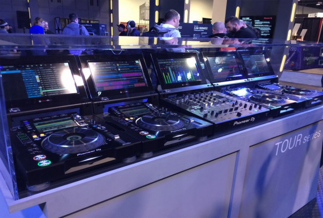 DJ-Mixer und DJ-Controller Pioneer Rane Denon Allen und Heath und andere - Musik - Wolfsburg
