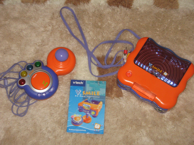 V.Smile von Vtech VSmile mit Joystick und Heft - neuwertig - Baby und Kind - Hamburg