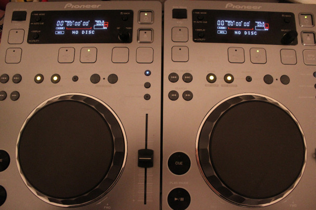 Verkaufe 2x Pioneer CDJ 350S wie neu mit 2 1/2 Jahren Restgarantie und Gewährlei - Tv Hifi Video Audio - Remscheid