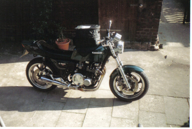 Kawasaki Z1000ST - Motorraeder und Teile nach Marken - Bottrop