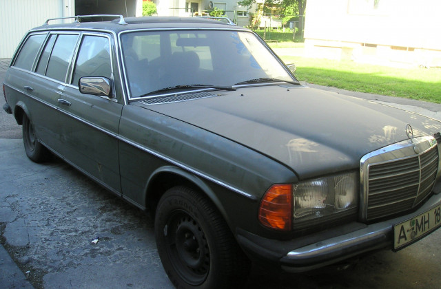 Mercedes 230TE W123 Oldtimer EZ 04/1982 - Auto Specials - Augsburg