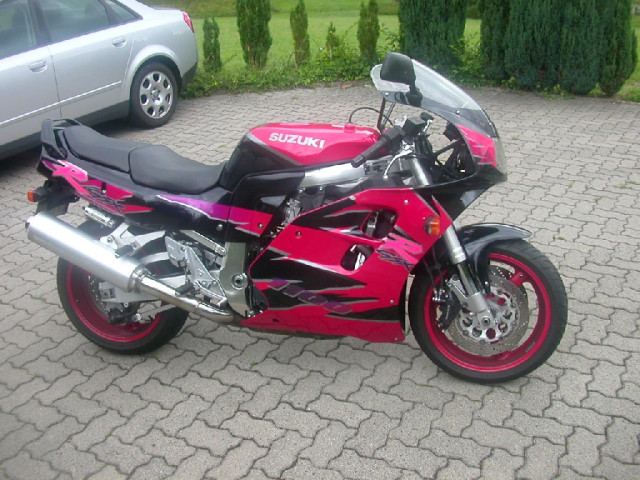 Verkaufe Suzuki GSXR 1100 - Motorraeder und Teile nach Marken - Freudenberg
