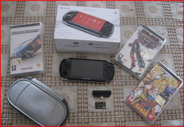 PSP GO schwarz mit Spielen 16 GB - Hobby Spiele - Eutin