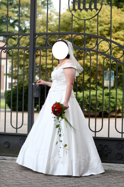 Champagnerfarbiges Brautkleid Gr. 46/48 inkl. Reifrock - Kleidung Schmuck Accessoires - Borken