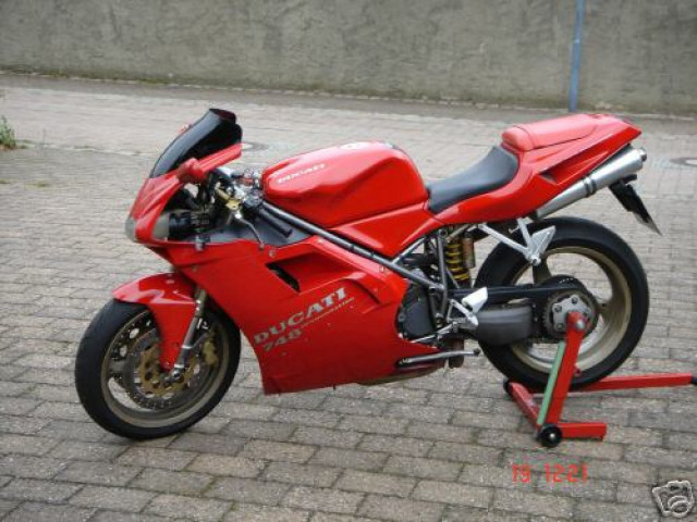 Suche Ducati 748 - Motorraeder und Teile nach Marken - Aalen
