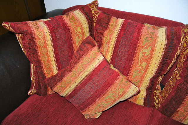 Polstersofa incl Hocker - Moebel Haushalt - Köln 