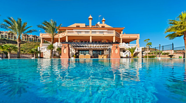 Exklusive Luxus-Villa mit Meer- und Bergblick - Immobilien - Weltweit