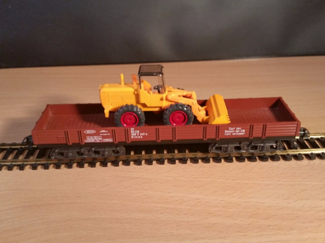 Märklin H0 4474 Niederbordwagen 4 Achsen mit Beladung Baufahrzeug - Modellbau - Gröden