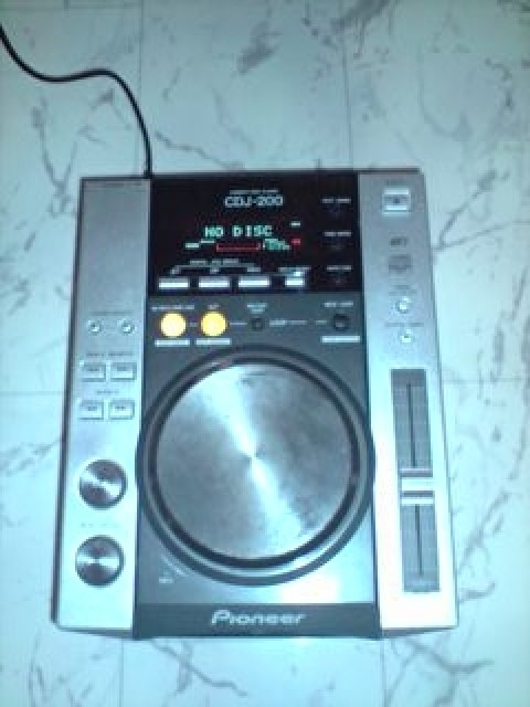 CDJ 200 ZU VERKAUFEN    NEUWERTIG UND OHNE KRATZER     - Musik - Stralsund