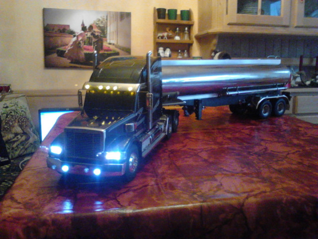 Rc Truck von Tamiya mit Öltankauflieger mit Zubehör - Modellbau - Treuchtlingen / Auernheim