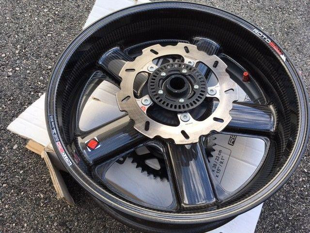 Yamaha R1M RN32 RotoBOXX Carbonfelgen - Motorraeder und Teile nach Marken - Bad Laer