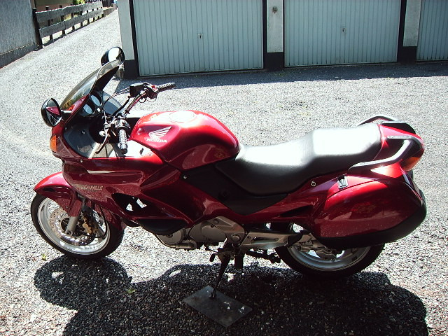 Honda - Deauville - Motorraeder und Teile nach Marken - Flammersfeld