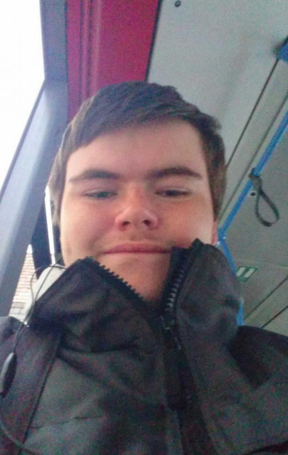 Er 18 sucht nette Sie alter völlig egal - Kommunikation - Heilbronn