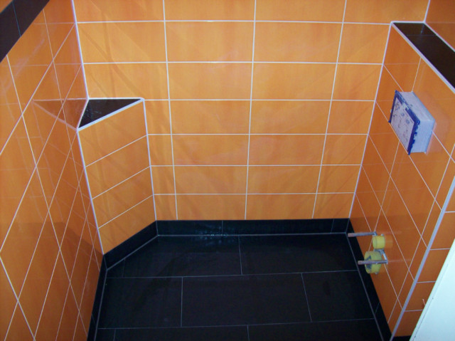 Silikonsanierung sowie Fliesenreparatur Schnell und Sauber 0171/4975059 Markt Sc - Handwerk Hausbau Garten - München