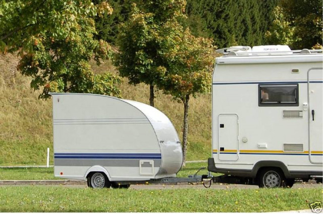  Geschlossener Motorradanhänger f. Wohnmobil Reisemobil Bj:2008 - Motorrad Sonstiges - Werder