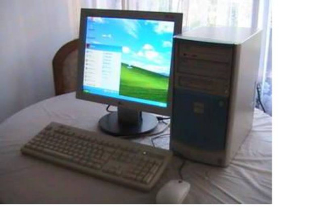Verkaufe Intel Pentium III 1,0 GHz 256 MB SD-Ram, 20 GB   Tastatur   Maus   Mit  - Computer - Worms