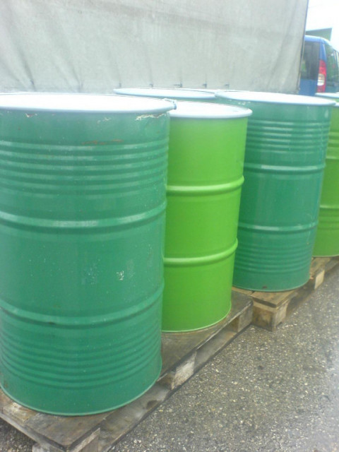 Suchen grosse Mengen an 200 l Stahlfässern - Buero Geschaeft - Düsseldorf